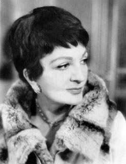 �����  �����