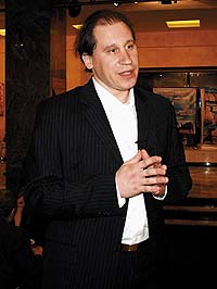 ����� ����