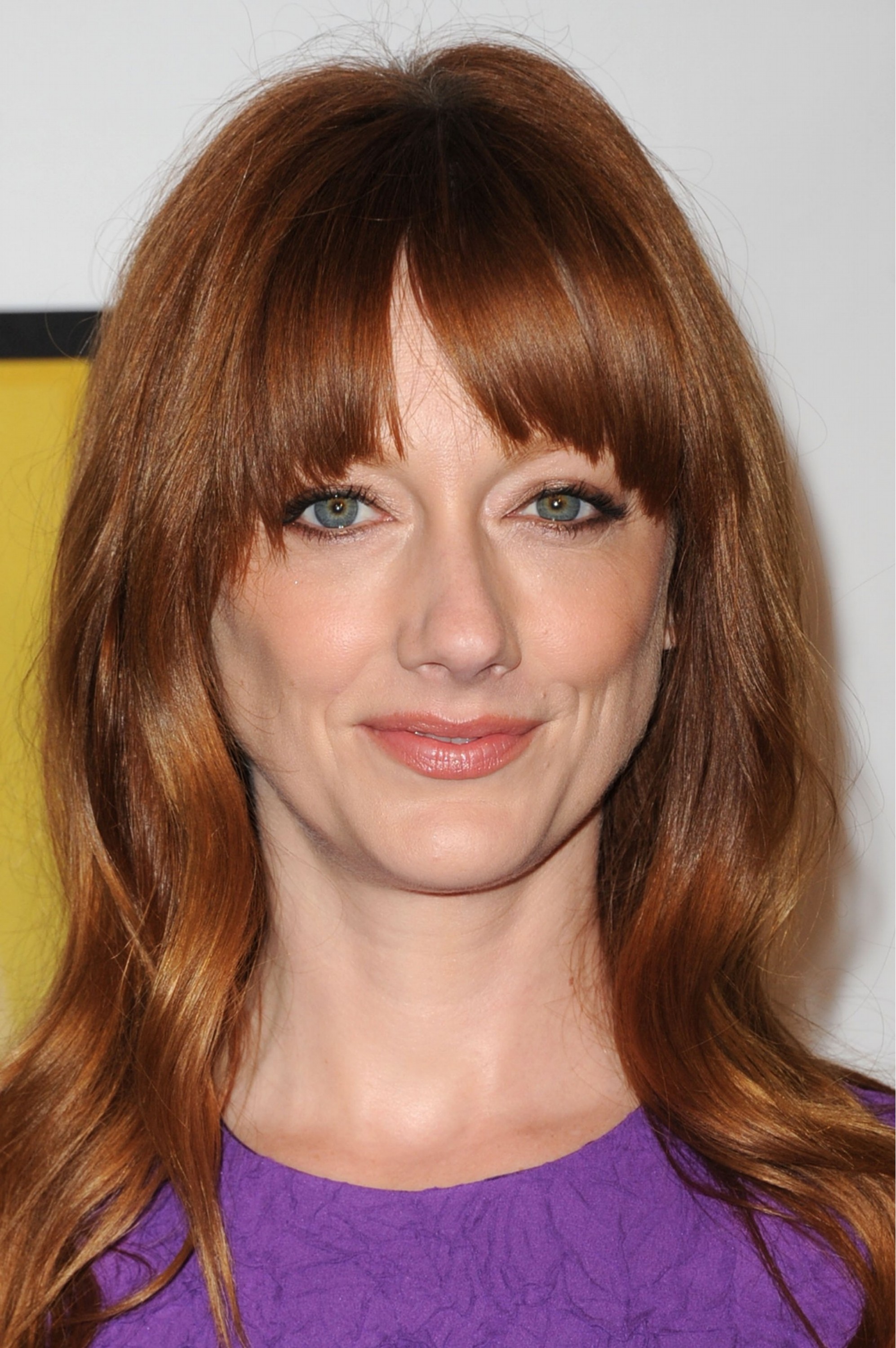 ����� ����