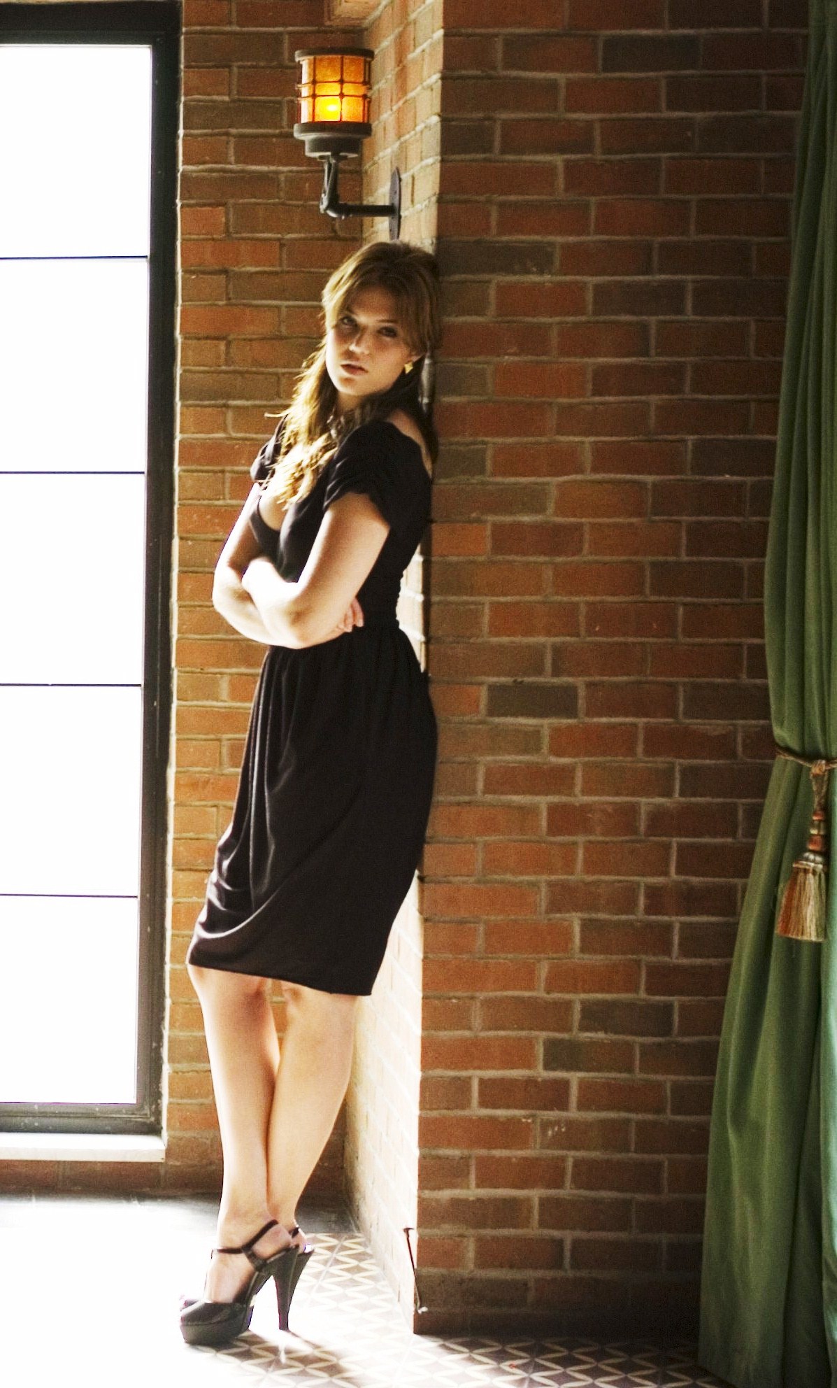 ����� ���