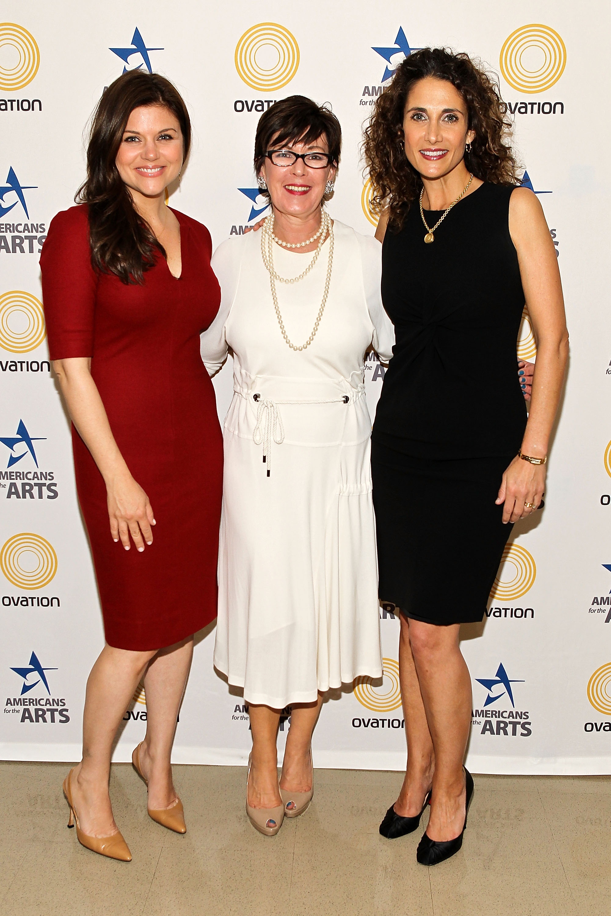 �������-�����  ������