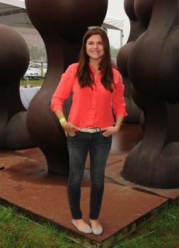 �������-�����  ������