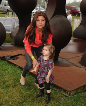 �������-�����  ������