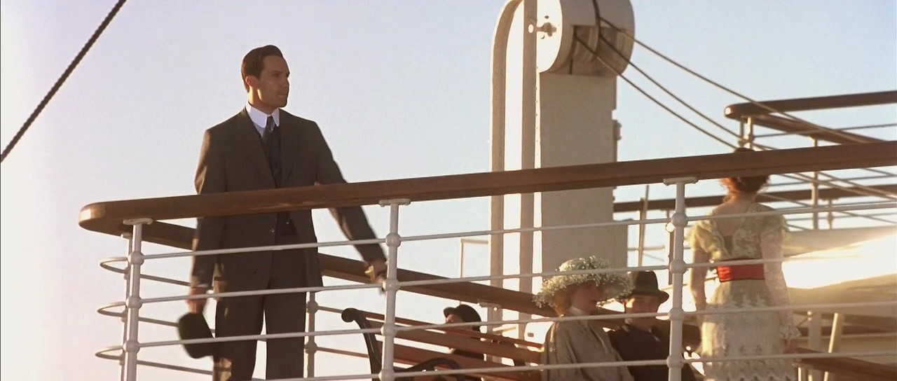 ����� ����