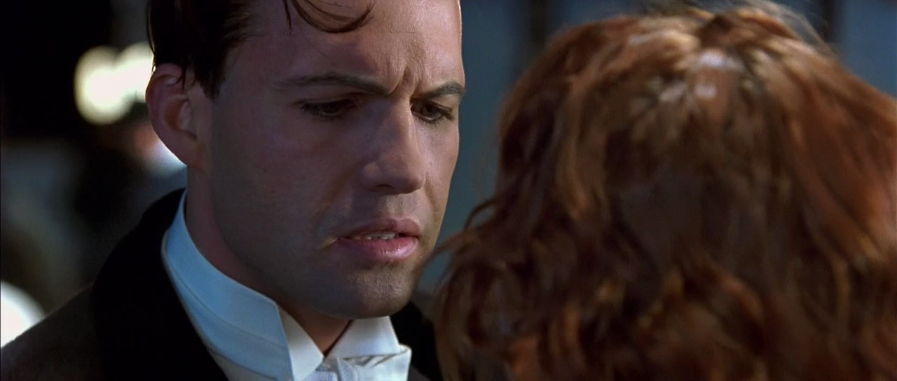 ����� ����