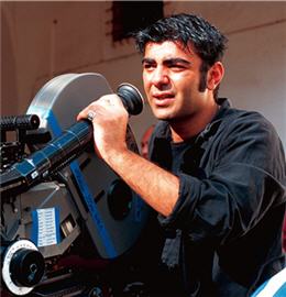 ����� ����