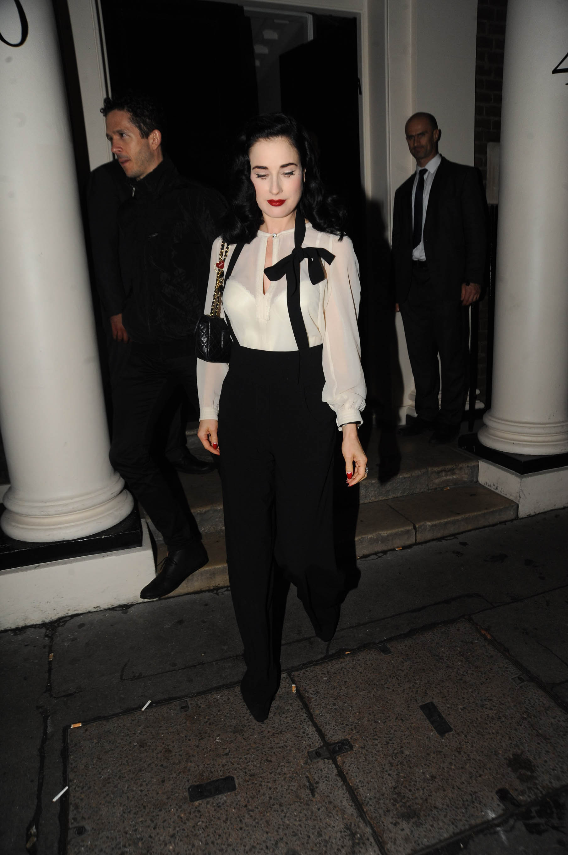 ���� ��� ���