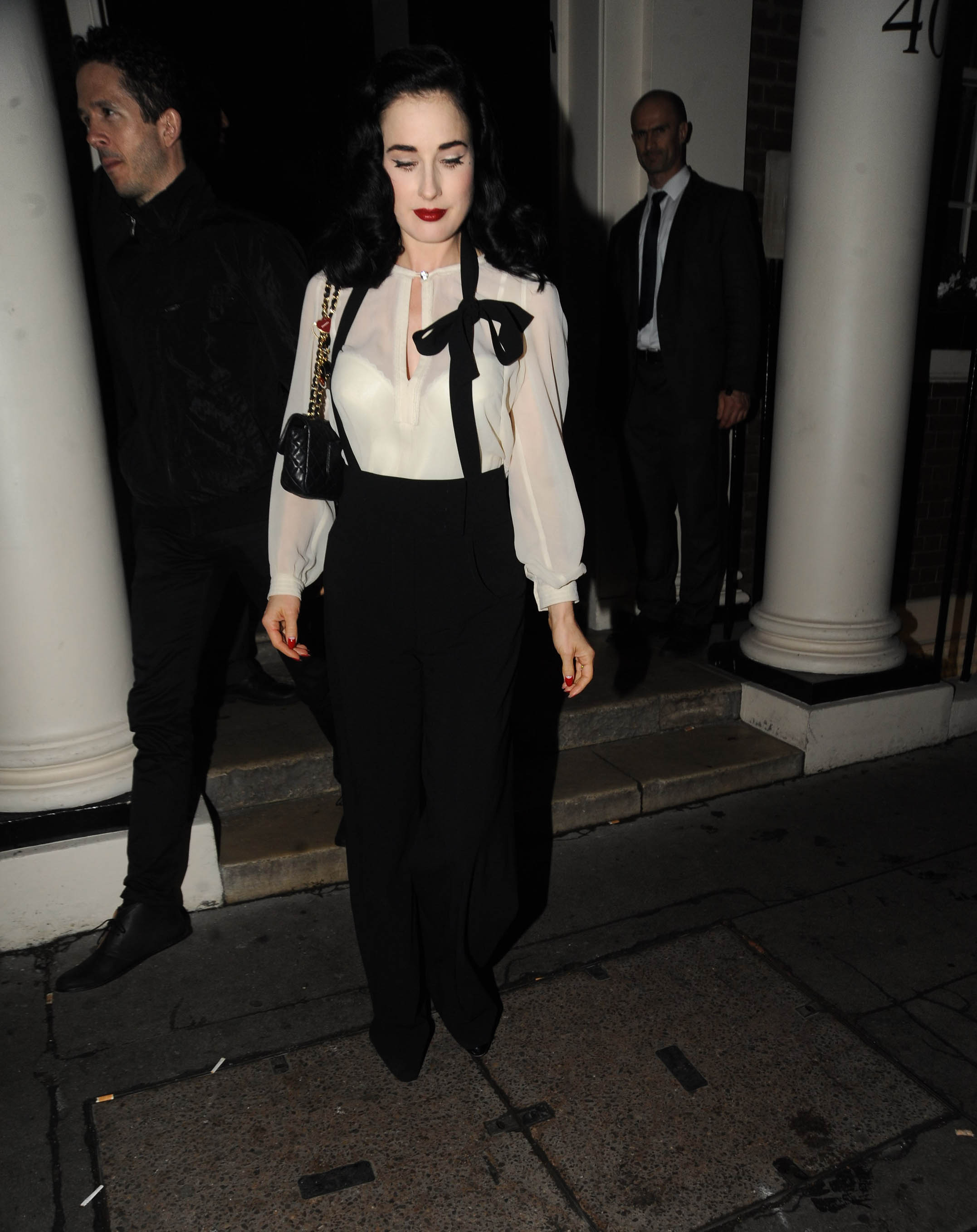 ���� ��� ���