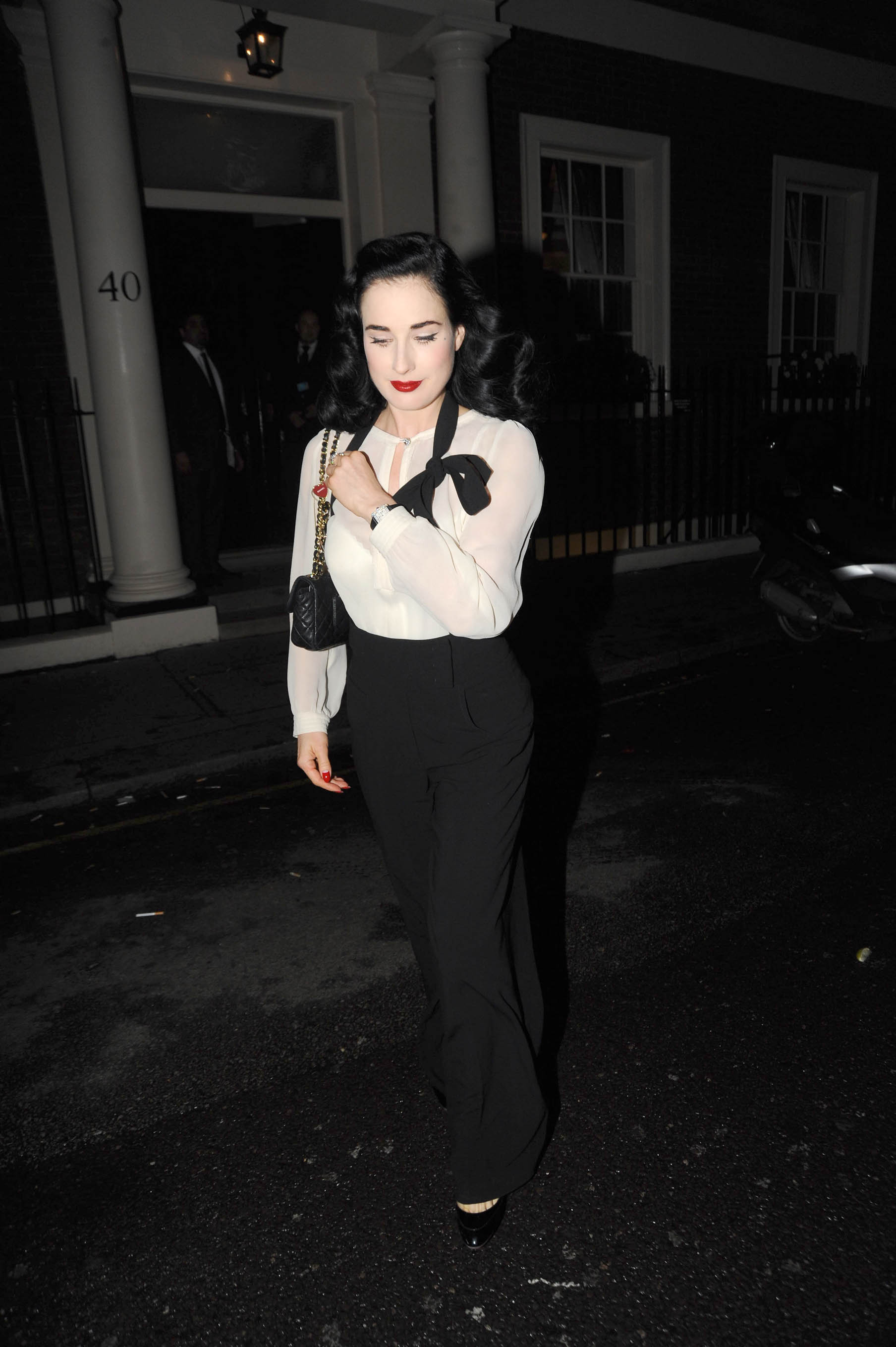 ���� ��� ���