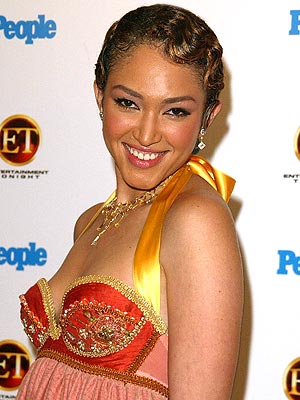 ����� ����