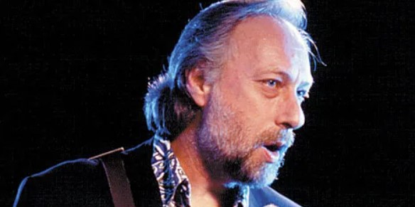 ���� � ����� www.vintageguitar.com