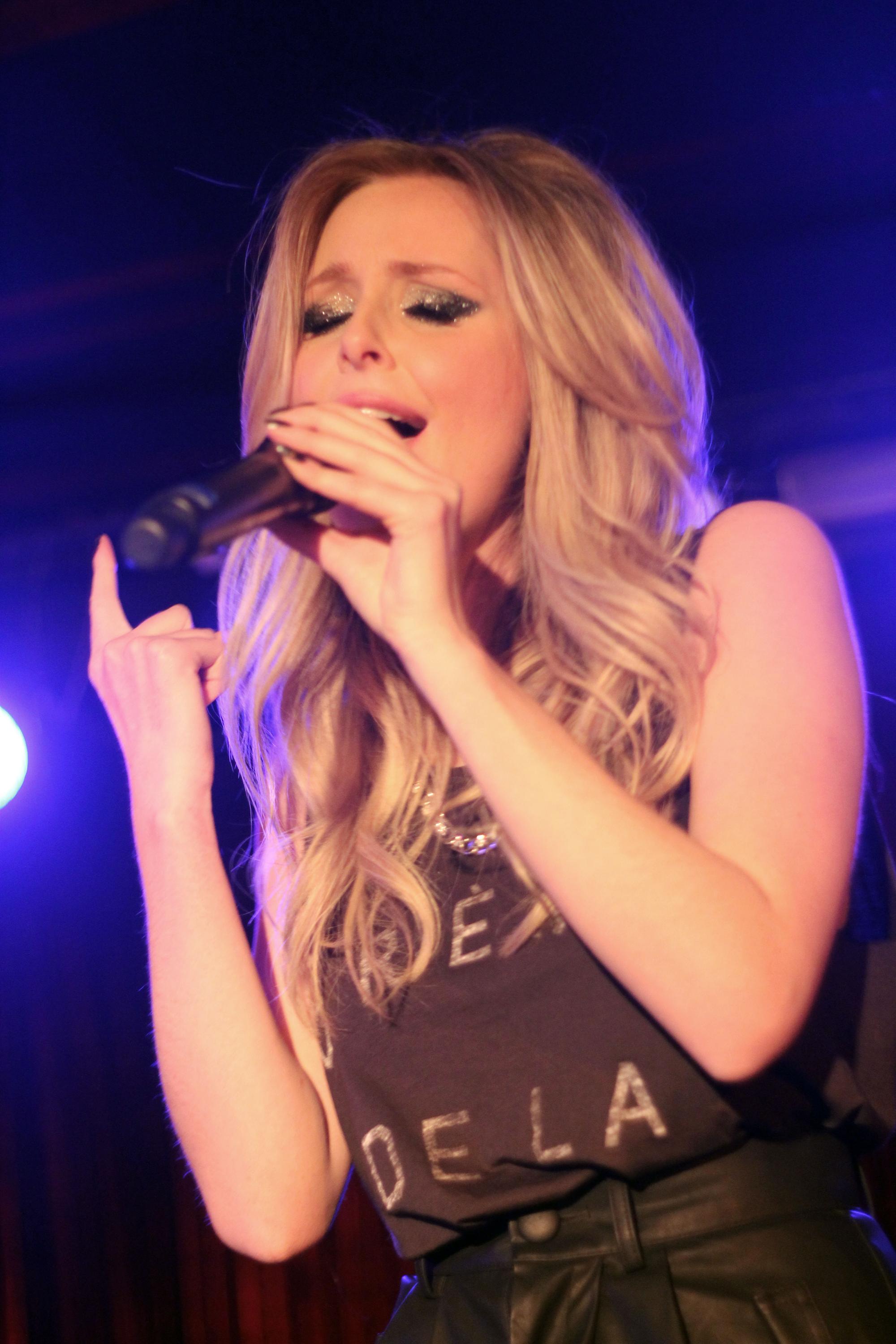 ������ ������