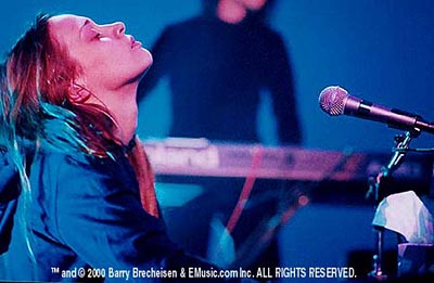 ����� ����