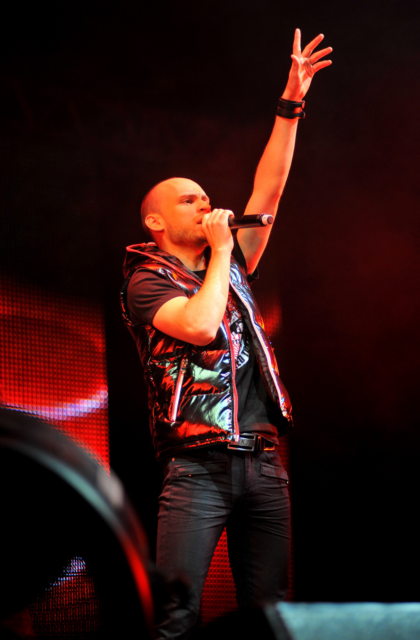  HELLO - ���������� �� ������� �����