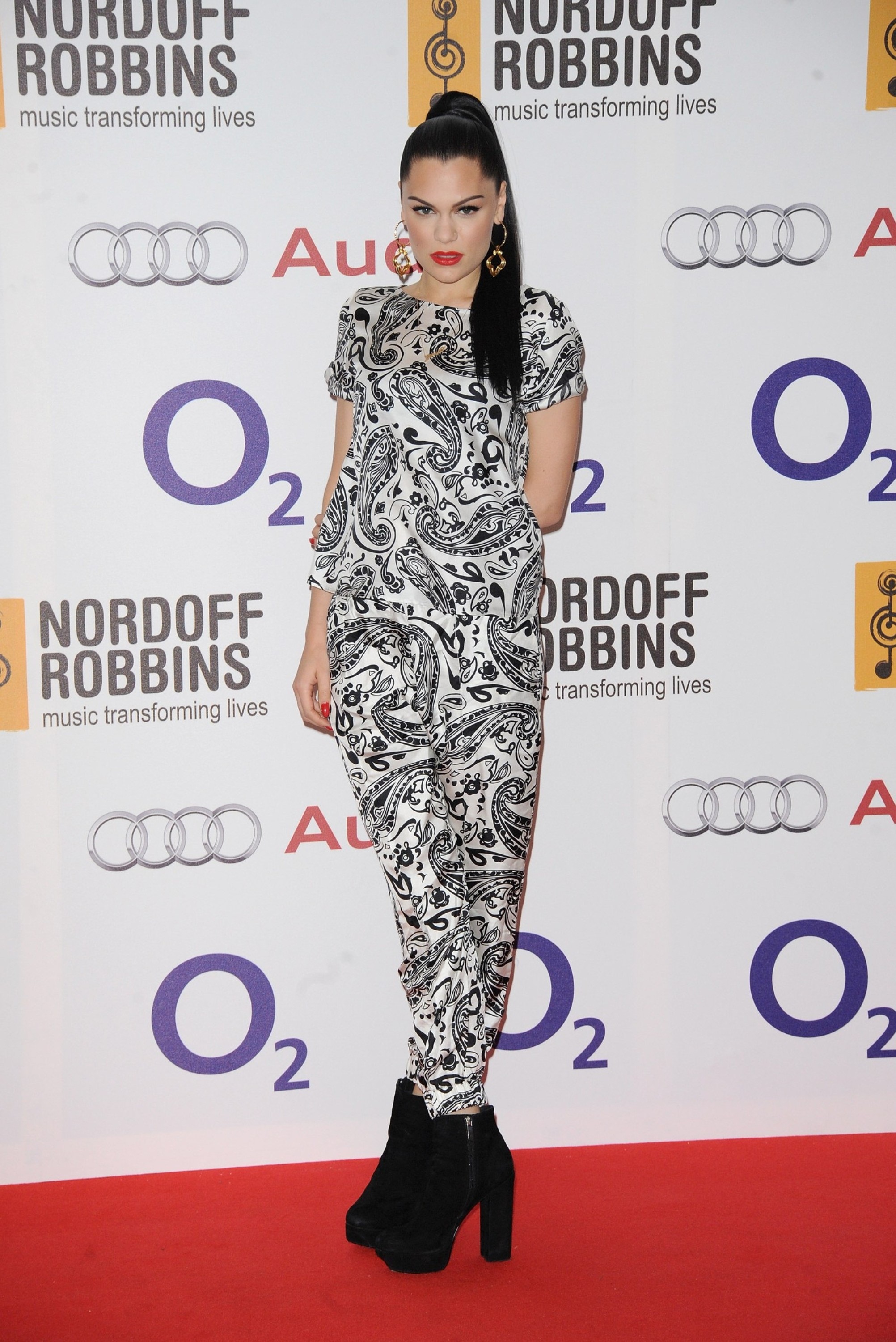 ������ ����