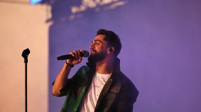 Jony ���� ������� �� YouTube: 879 ��������� ���������� � �����