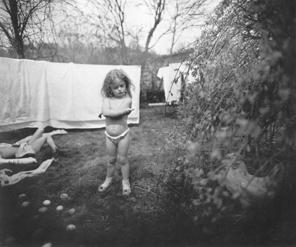 ����� ����