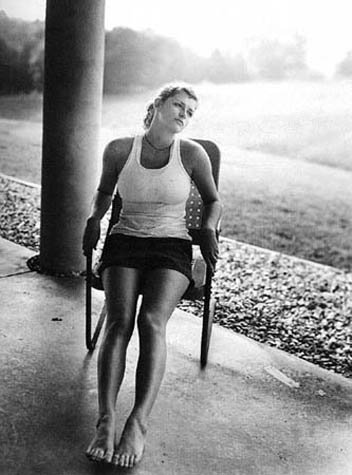 ����� ����