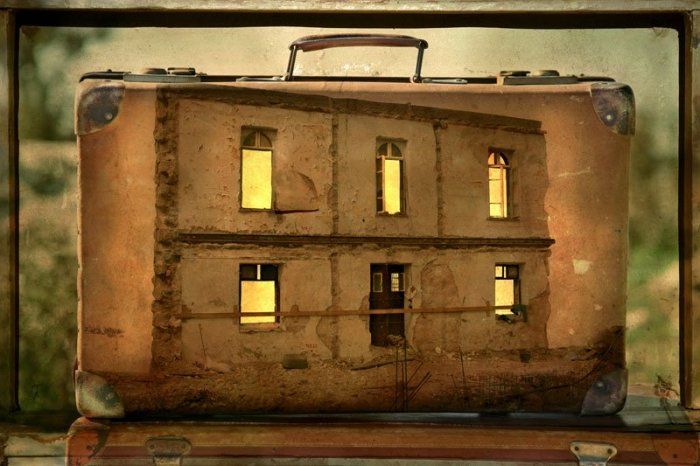 ����� ����