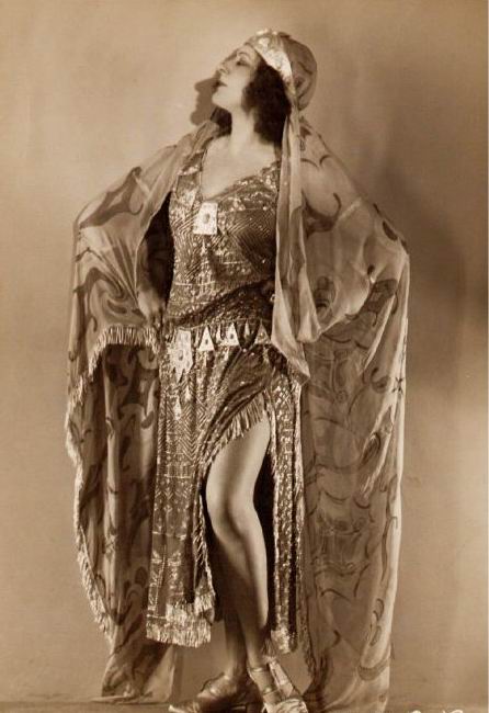 ����� ����