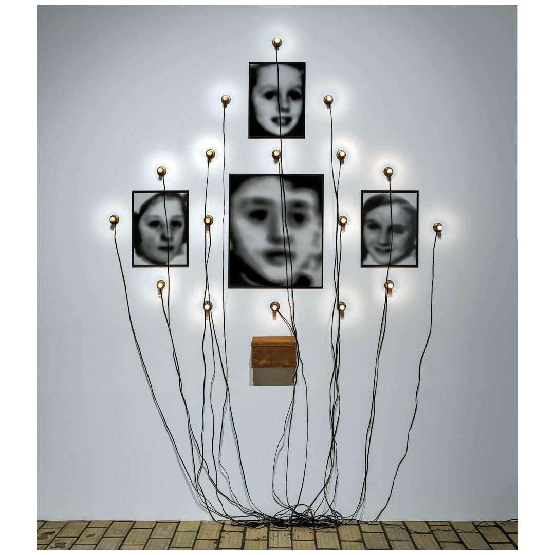  Christian Boltanski. Petit Monument Odessa. 1990