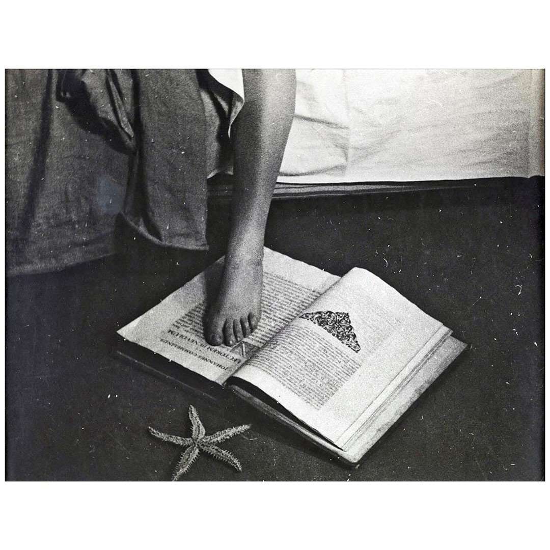  Man Ray. Scene from film LEtoile de mer. 1928