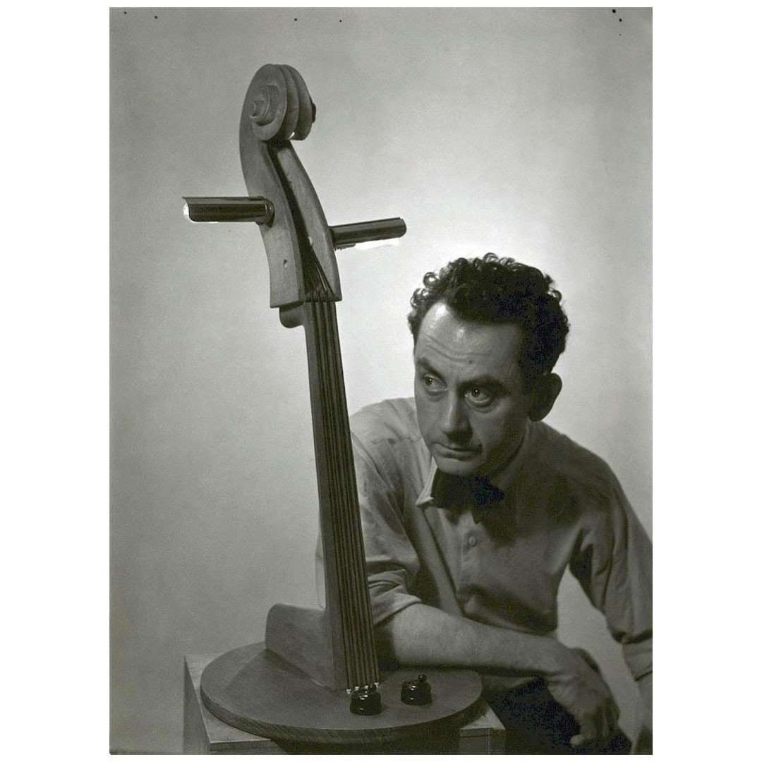  Man Ray. Self-Portrait with the Lamp. 1934
