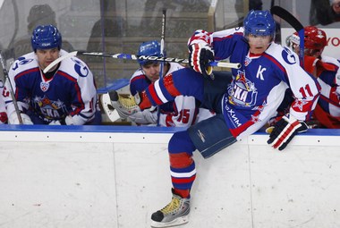 21 ������ 2009 ����. ������. ����, ����������� 60-����� ���������� ��������. ������ ��������� (�����) � ��������� �������� (�11). 