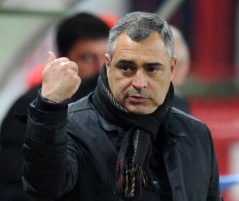 ����  ��������