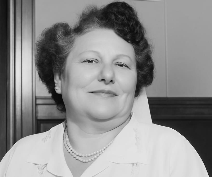 ����� ����