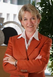 �����  �����